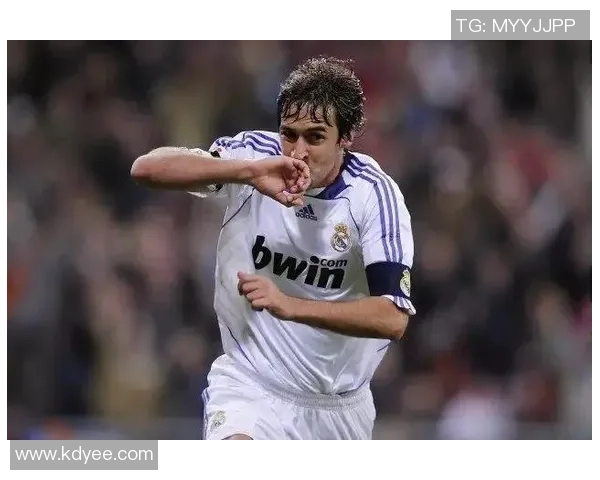 最具绅士风度的足球明星是谁？探讨球场上的礼貌与风采