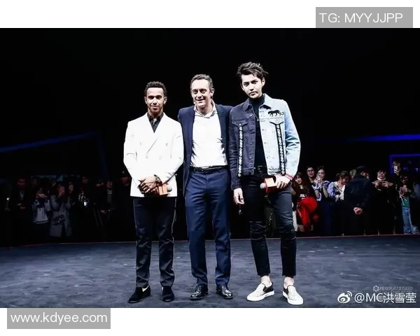 从少年到巨星 足球明星成长蜕变的故事与成就对比